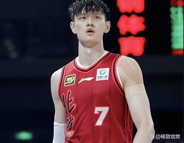 关于塞维利亚迎CBA季后赛关键赛，赛后单刀错失，球迷炸锅，医务组通报恢复的信息