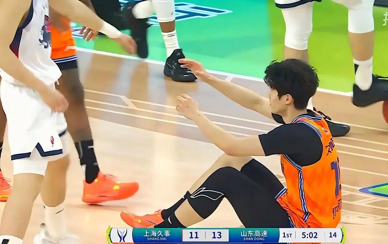 国际比赛日体能课后，上海久事单刀错失备战CBA季后赛，引发热议，更衣室氛围转暖的简单介绍