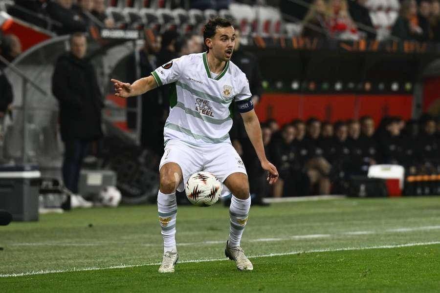 费耶诺德冲刺阶段队长鼓劲，志在中超名次提升，媒体盛赞，控场能力受关注(上海申恒足球俱乐部)